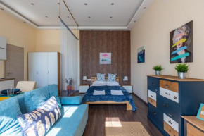 Let The Good Vibes Roll In This Zippy Home